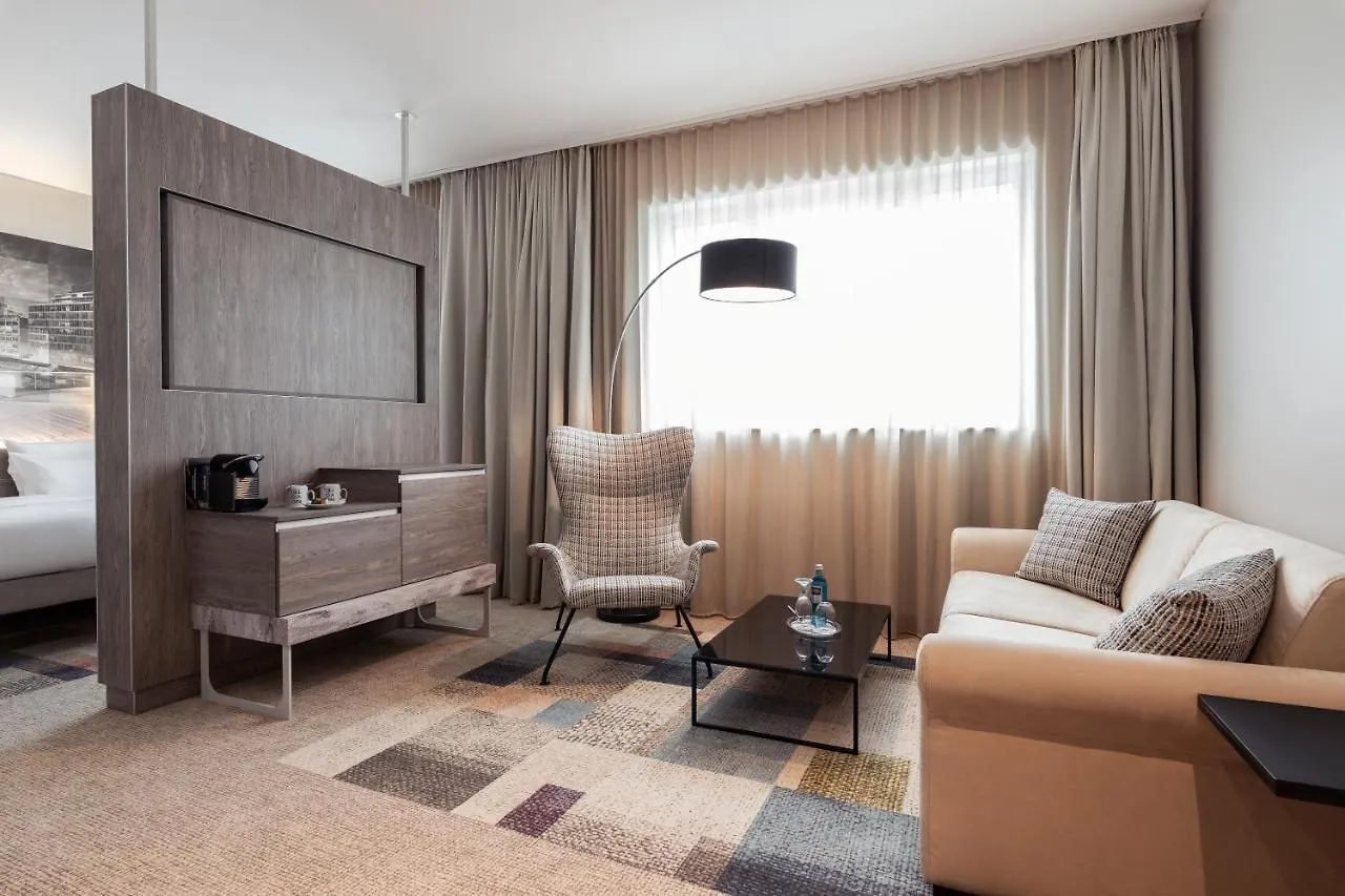 Novotel Duesseldorf Airport 4*, Düsseldorf